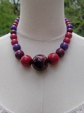 Vintage Lucite Bold Red and Purple Bead Choker Necklace 3pc Set